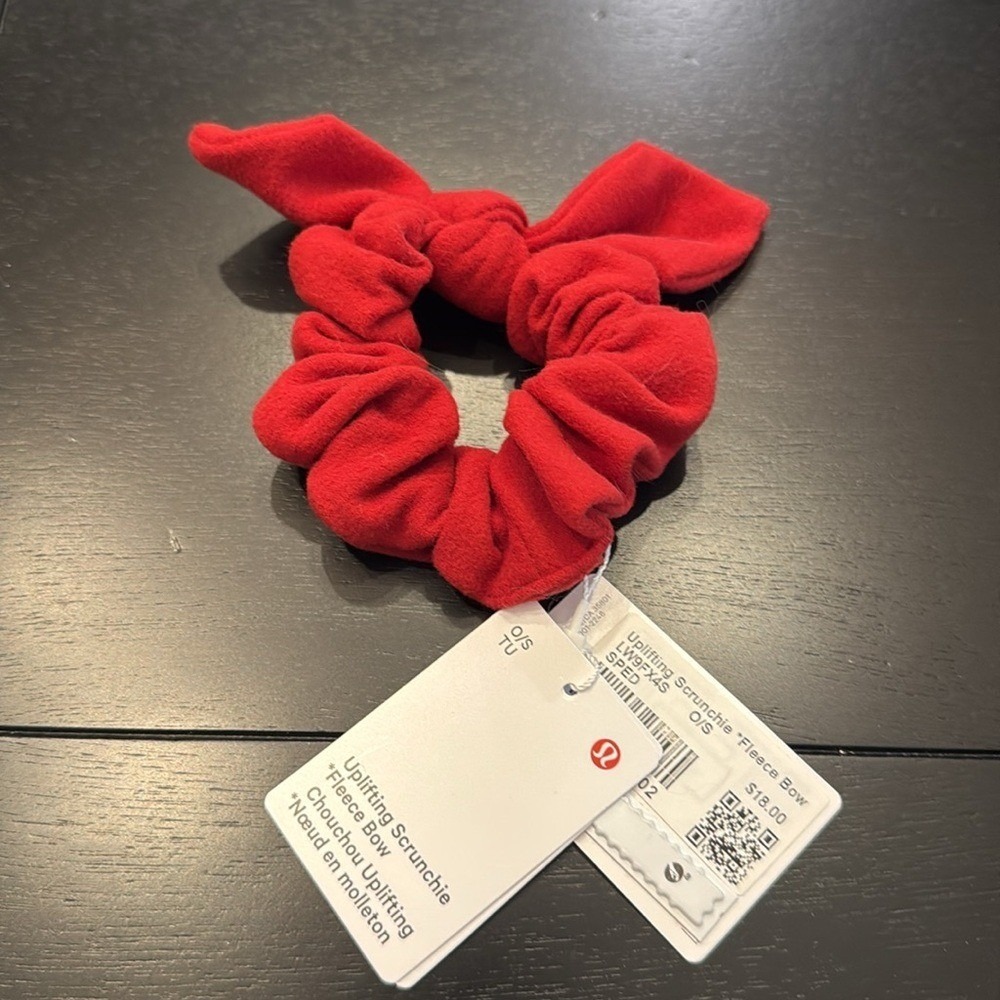 LULULEMON Uplifting Scrunchie Fleece Bow Sports Red NWT SOLD OUT 🎀✨